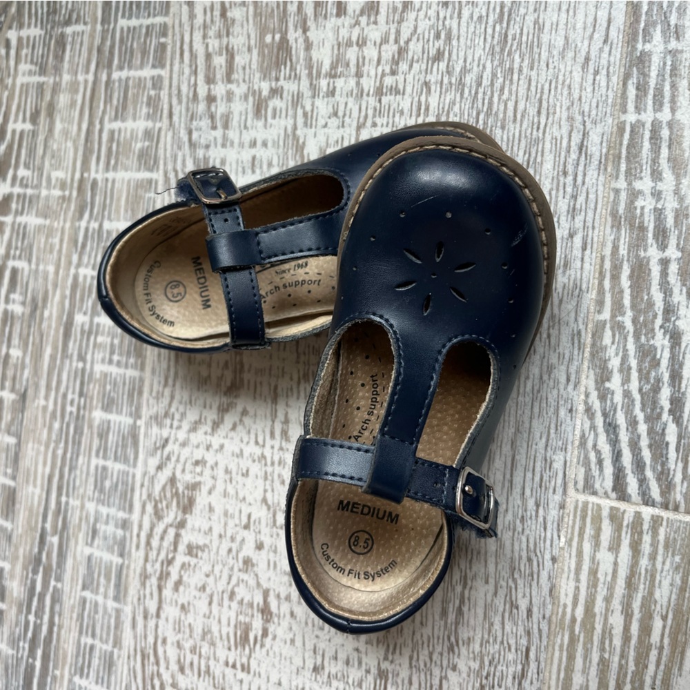 FootMates Size 8.5 Medium Mary Jane Velcro Navy Kids Dress Shoes - Picture 3 of 4